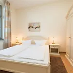 San Marino, App 7