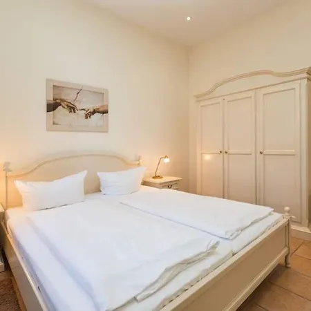 San Marino, App 7 *